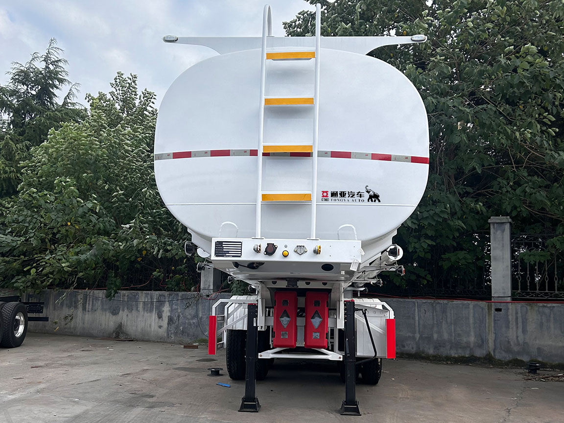 Semirremolque cisterna de combustible de 2 ejes y 20 000 litros