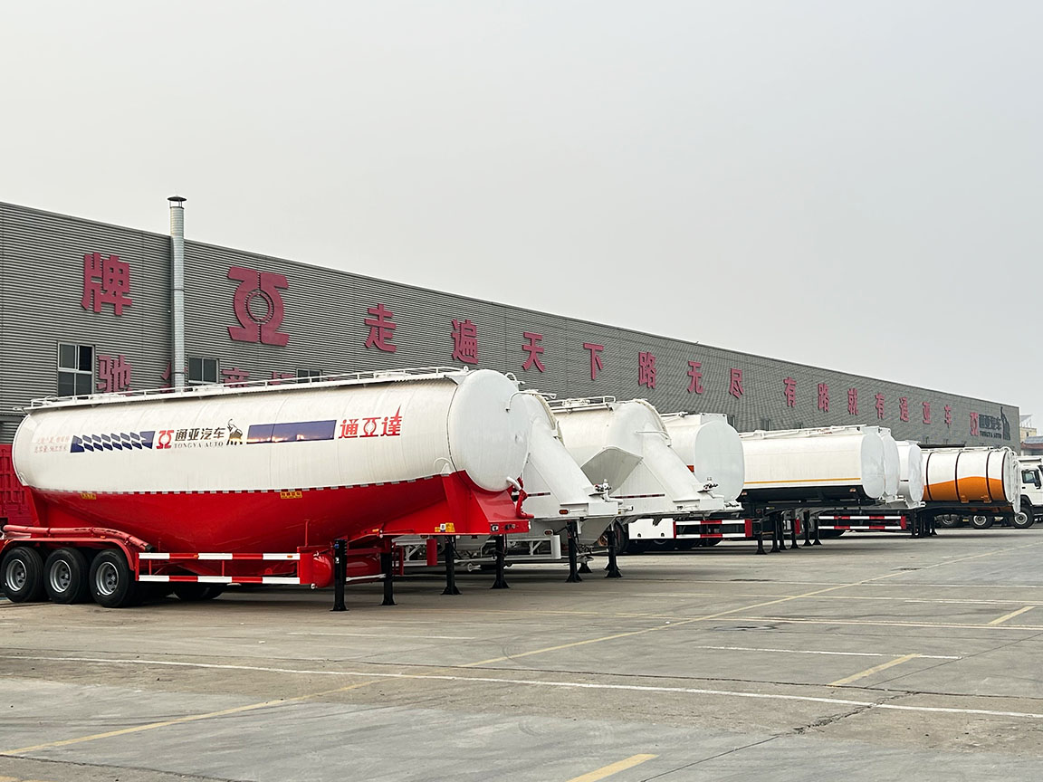 Tongya Automobile Co., Ltd: fabricante profesional chino de semirremolques cisterna para transporte de aceite y polvo.
