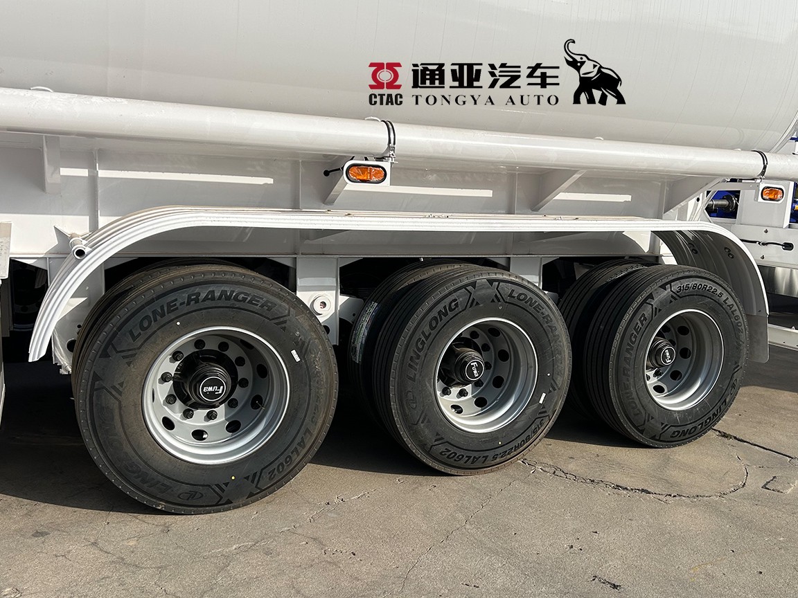 Semirremolque cisterna de combustible de 45000 litros