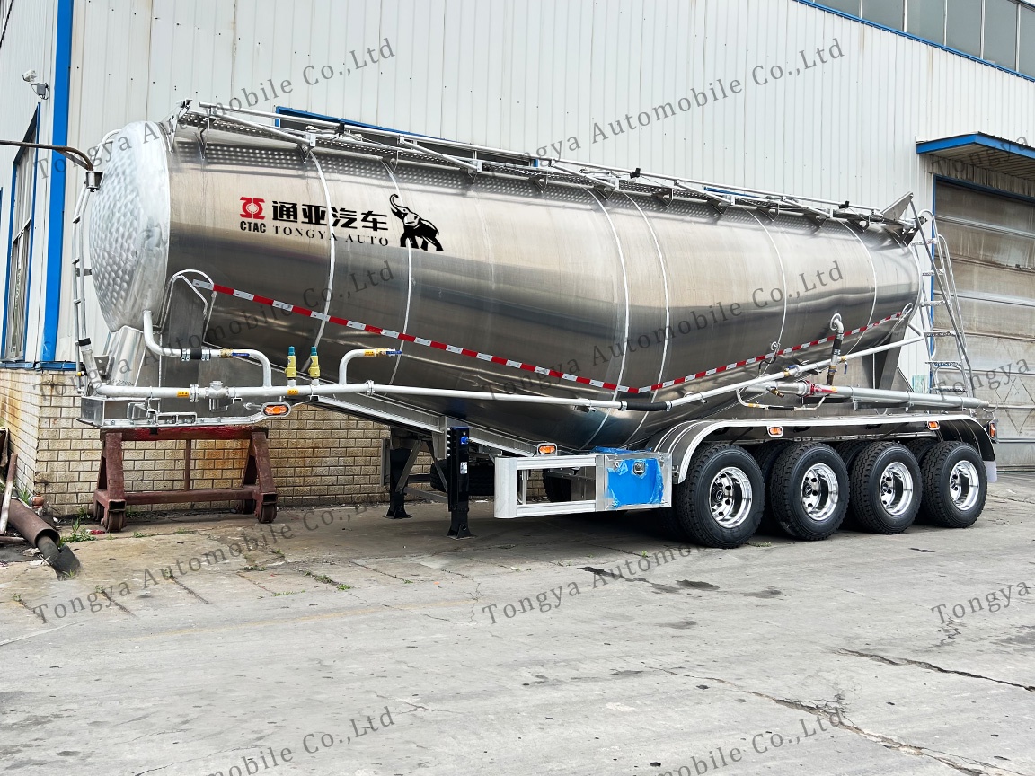 Semirremolque cisterna para cemento a granel de aluminio de 4 ejes