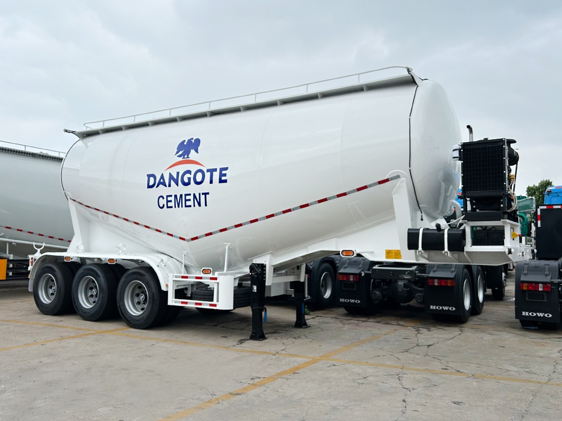 Semirremolque cisterna para cemento a granel de 3 ejes en venta