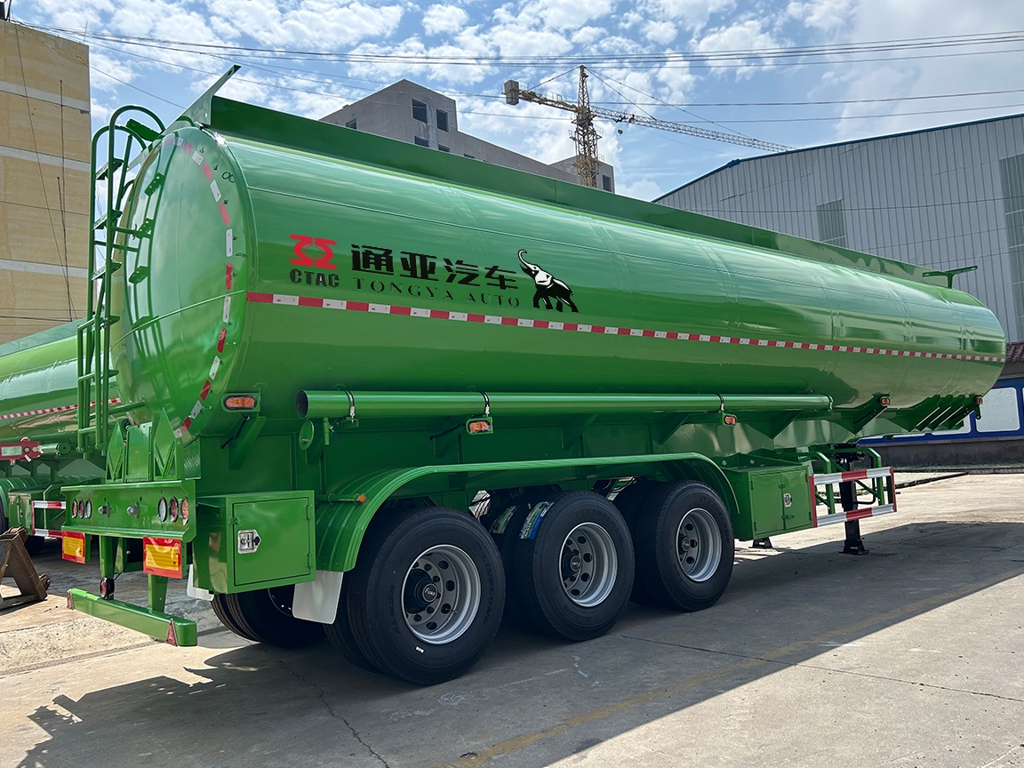 Semirremolque cisterna de combustible de 3 ejes