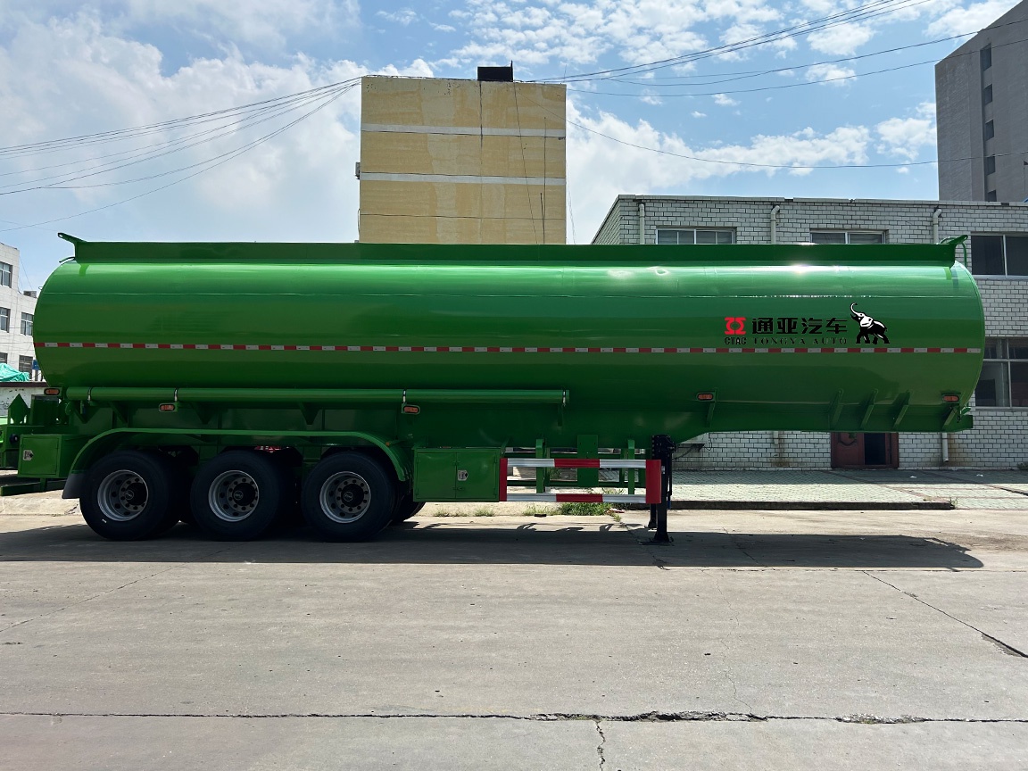 Semirremolque cisterna de combustible de 3 ejes