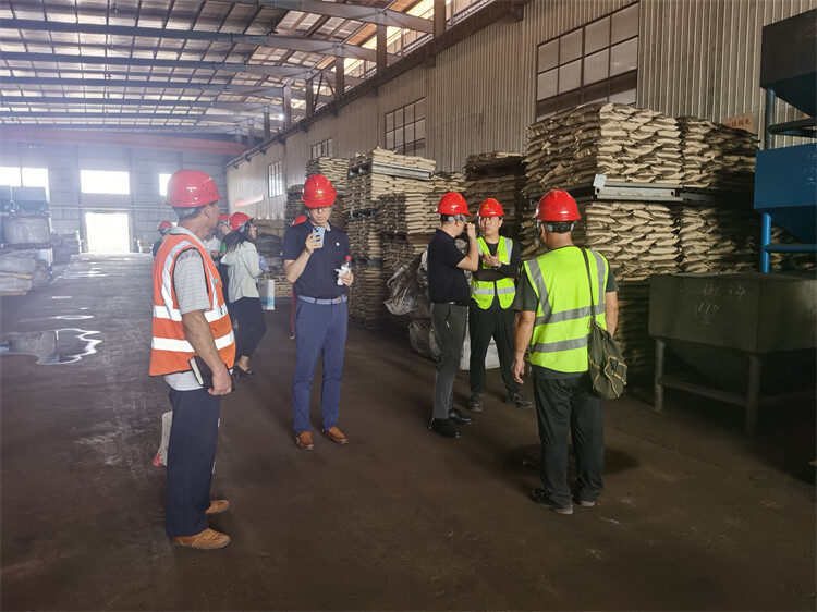 Los líderes y expertos del Grupo Ferroviario POSCO de Corea del Sur (zhangjiagang company) son bienvenidos a visitar y guiar a fengerda.