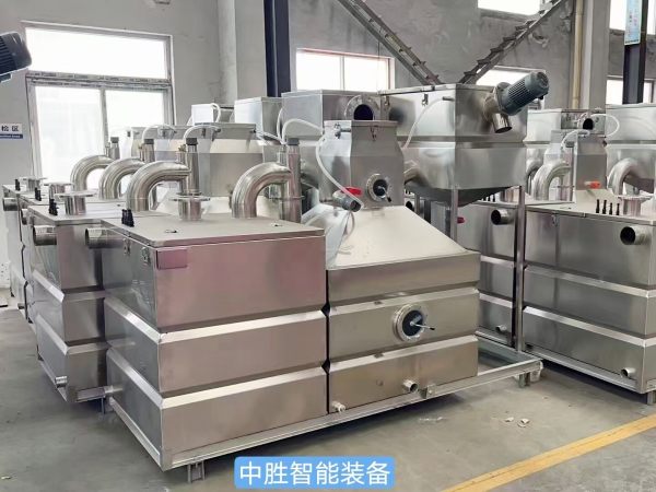 自动油水分离器