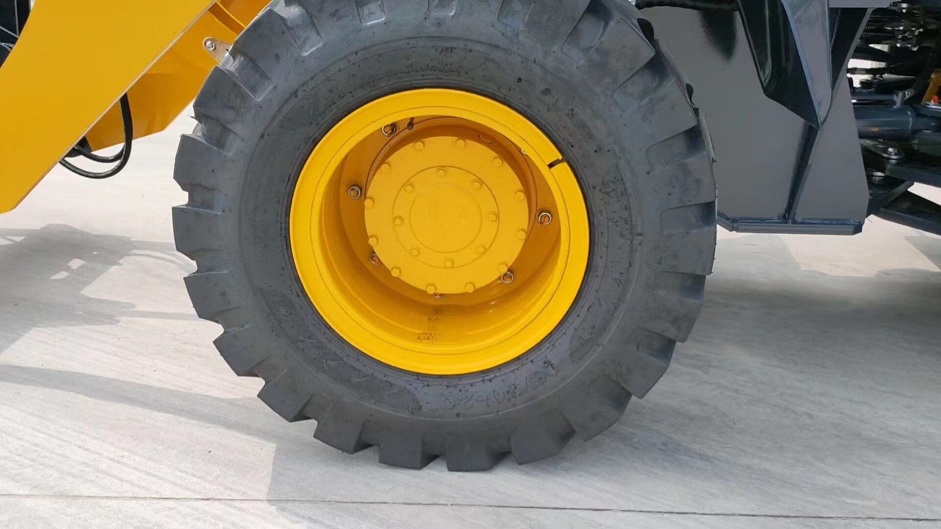 How To Maintain LUYU Loader Tires For Maximum Lifespan