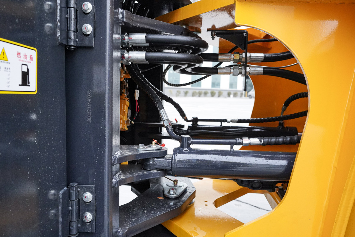 _DSC0218 转向油缸