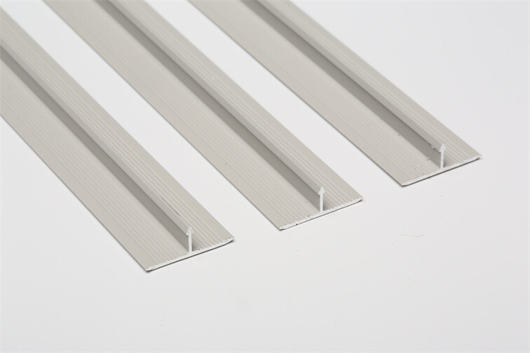 Edge closing of floor buckle