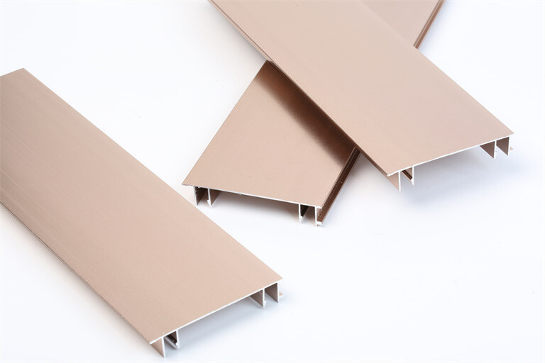 06 thick wallboard is embedded with baseboard.