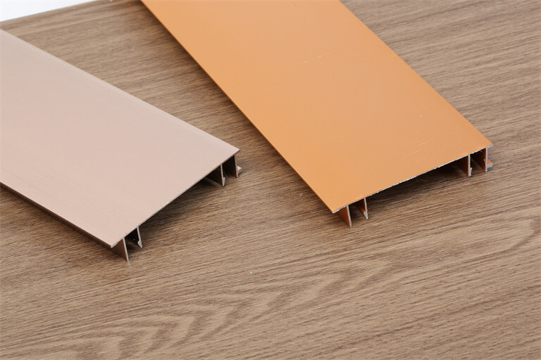 11. Thick wallboard is embedded with baseboard.