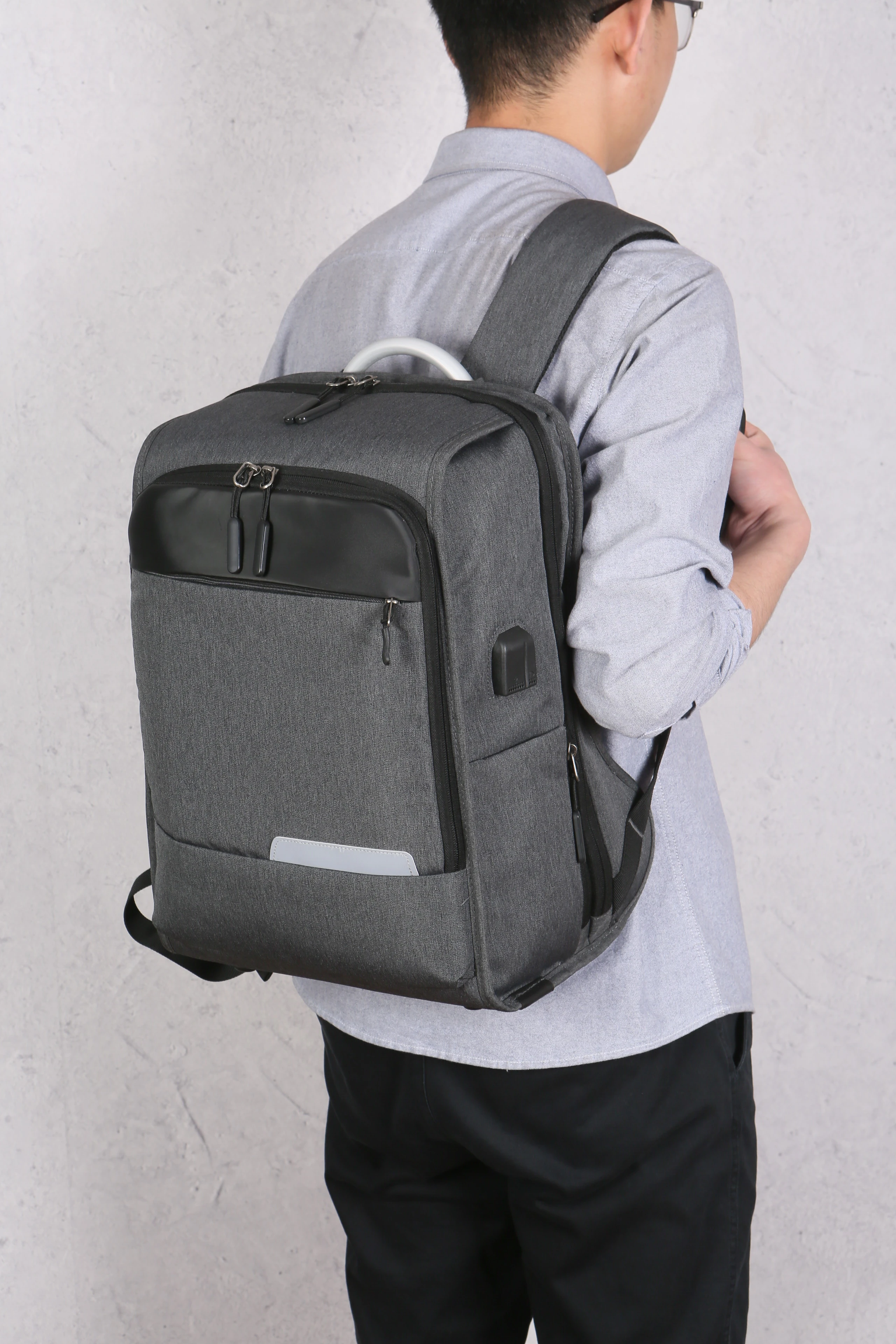 MZ BUSINESS BACKPACK2-FRONT 
