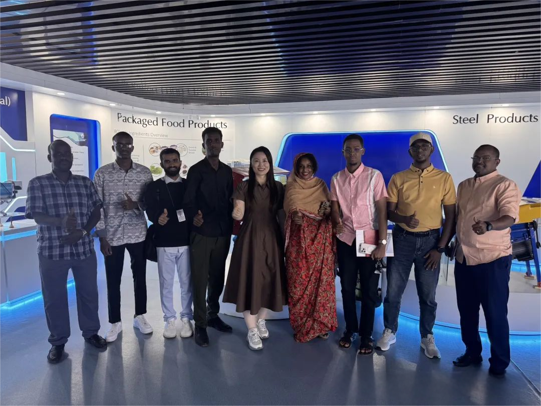 El Centro de Exposiciones de Comercio Electrónico Transfronterizo de Yibuti celebró con éxito una reunión de promoción de productos. Los clientes de África Oriental se reunieron para explorar oportunidades comerciales