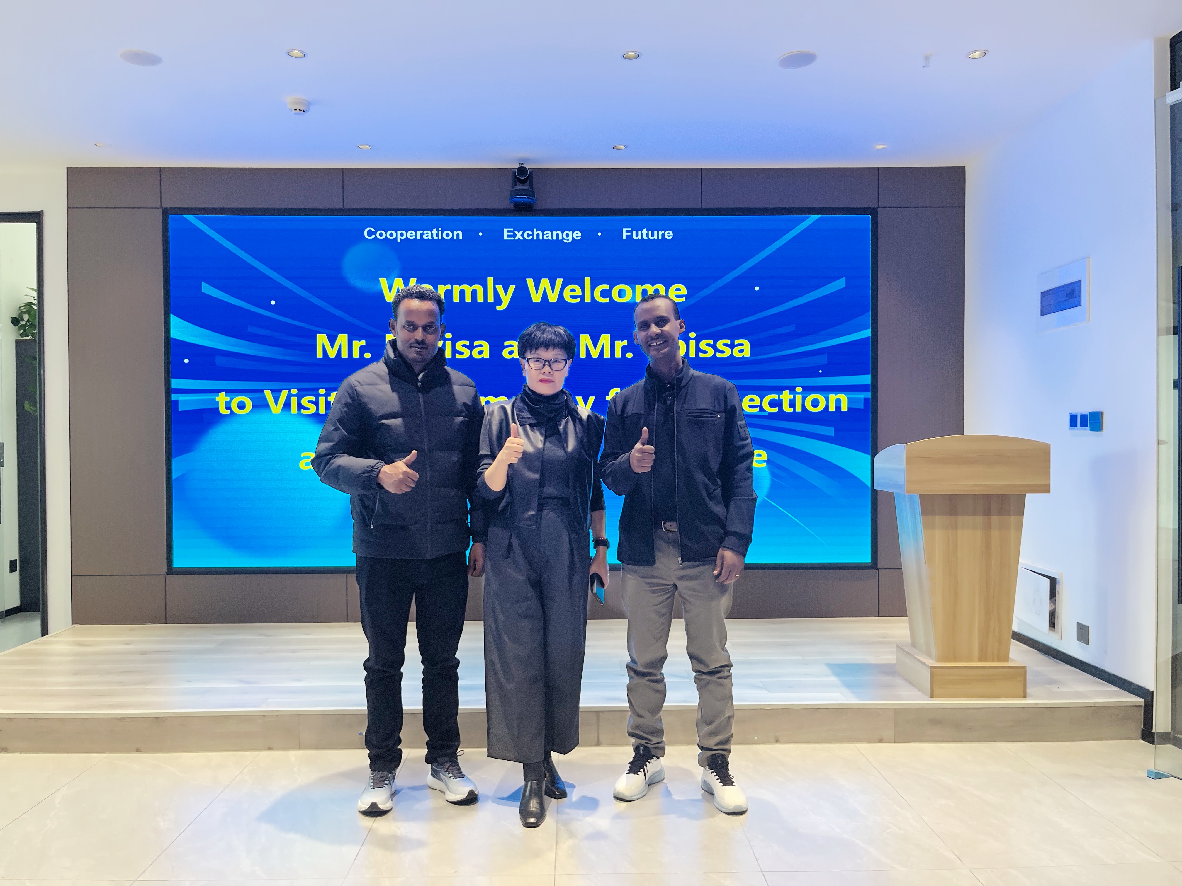 Clientes Etíopes Visitan Empresa China de Exportación de Edificios Prefabricados para Impulsar la Cooperación en Edificios Prefabricados en Etiopía