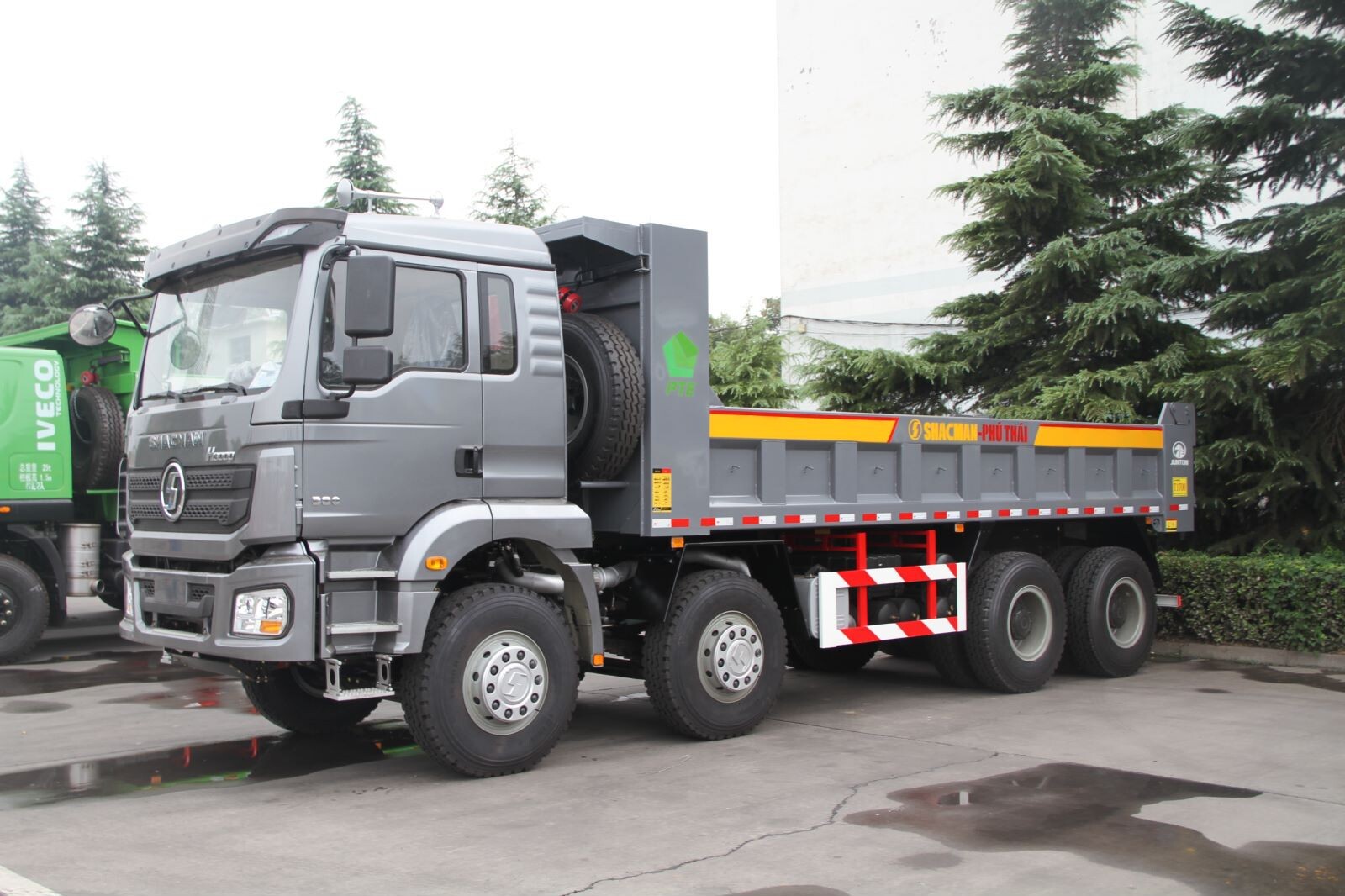 H3000 8X4 Самосвал