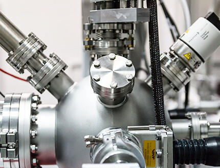 Varios tipos comunes de sustratos de tableros revestidos con color.