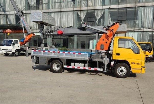 Aerial work platform truck (2).png