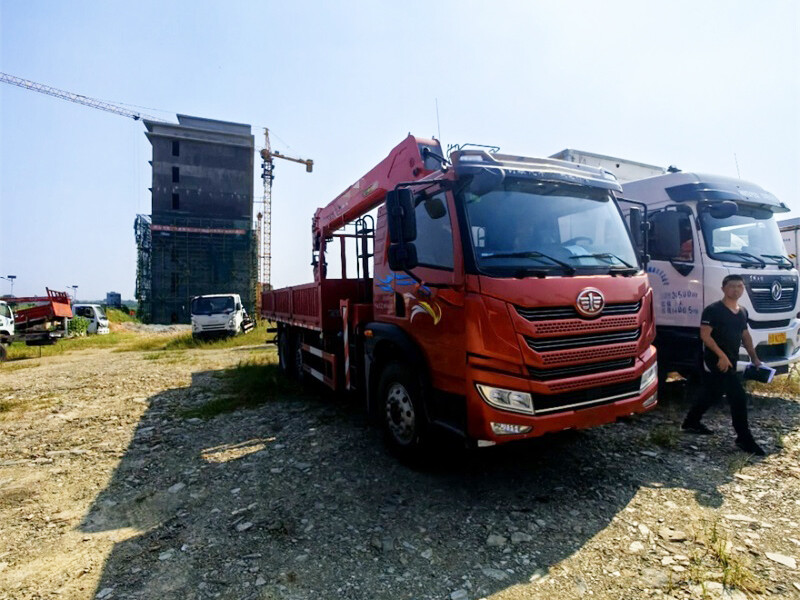 Автокран Weilong 12 тонн