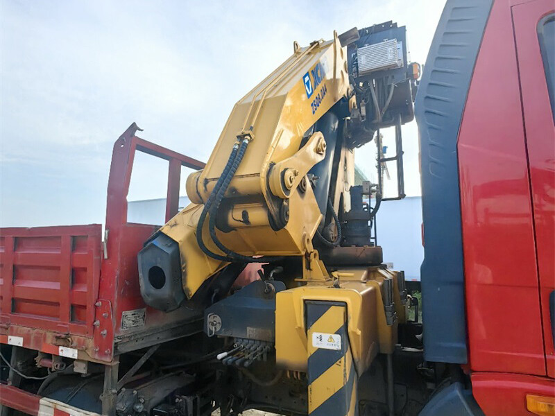 Автокран XCMG 8 тонн