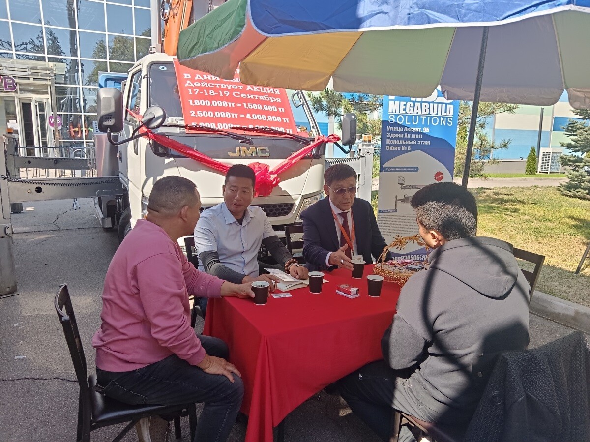 Xiangjin Company participated in the Kazakhstan Industrial Machinery Exhibition (4).jpg