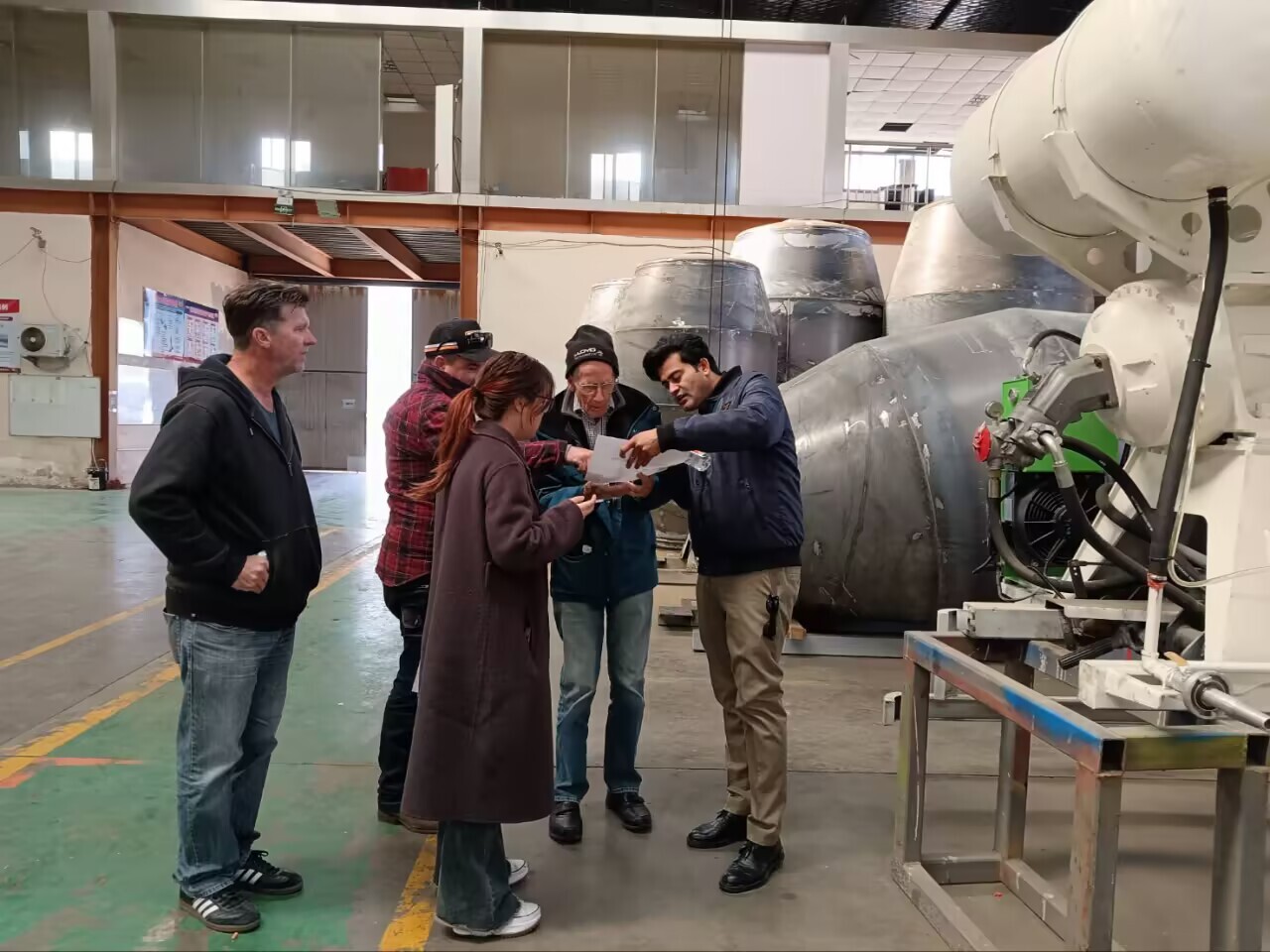 Встречайте гостей издалека