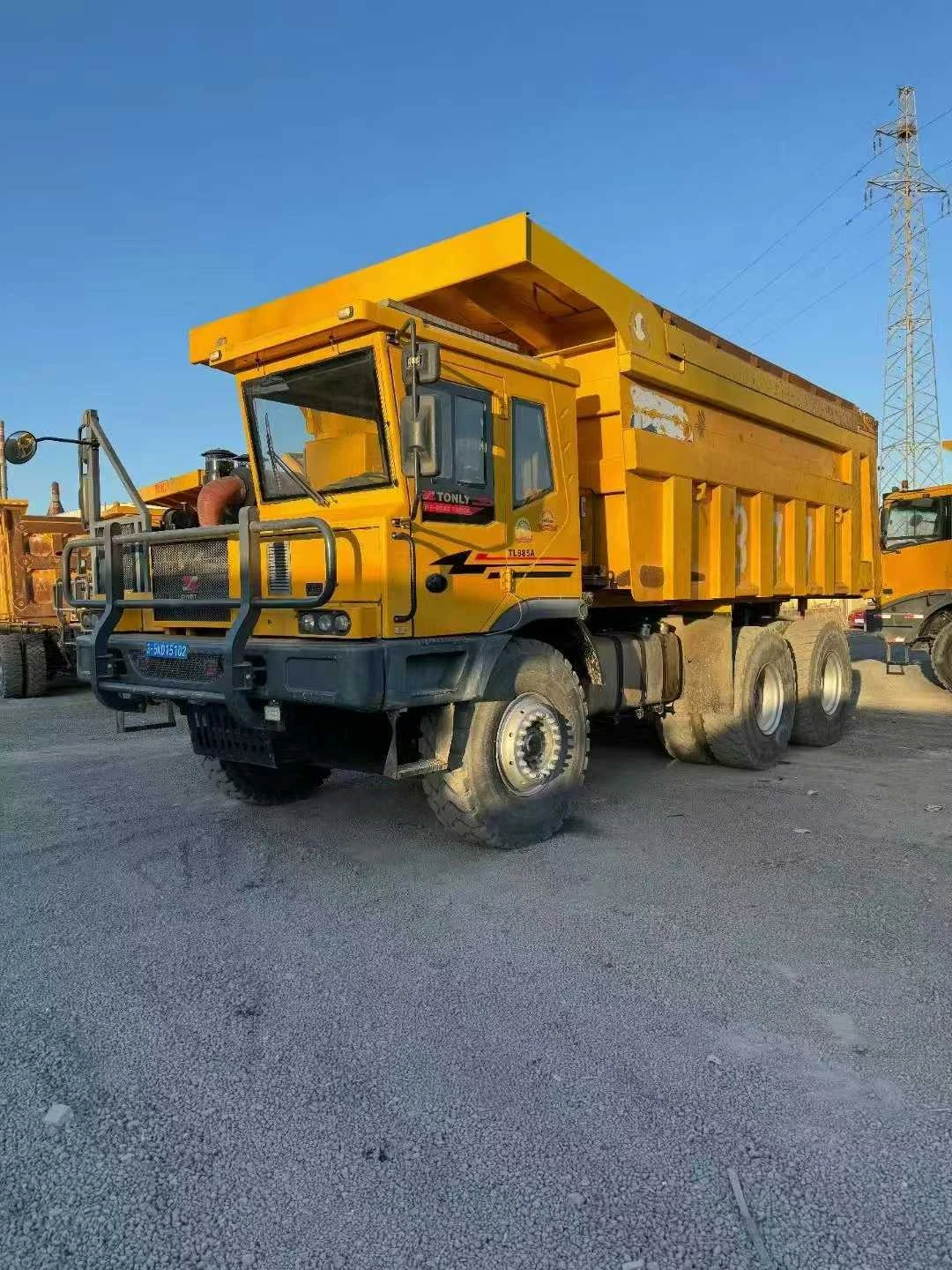 Карьерный самосвал-885D