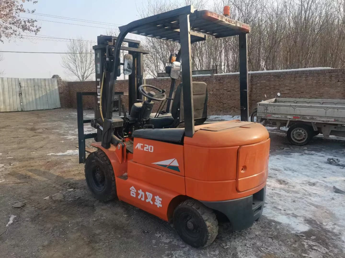 Вилочный погрузчик 2TON