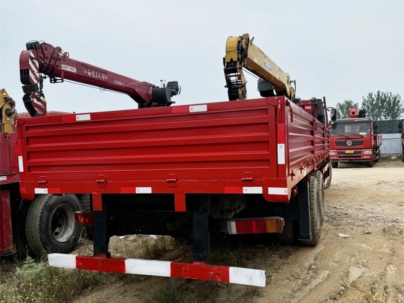 Grúa montada en camión XCMG de 12 toneladas