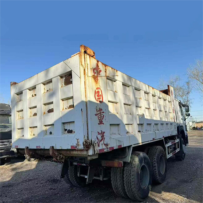 Camión volquete Howo