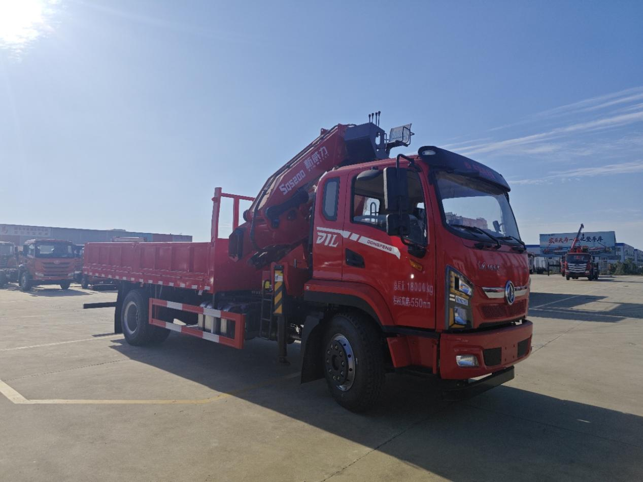 Maximice la eficiencia con el camión grúa 8TON adecuado