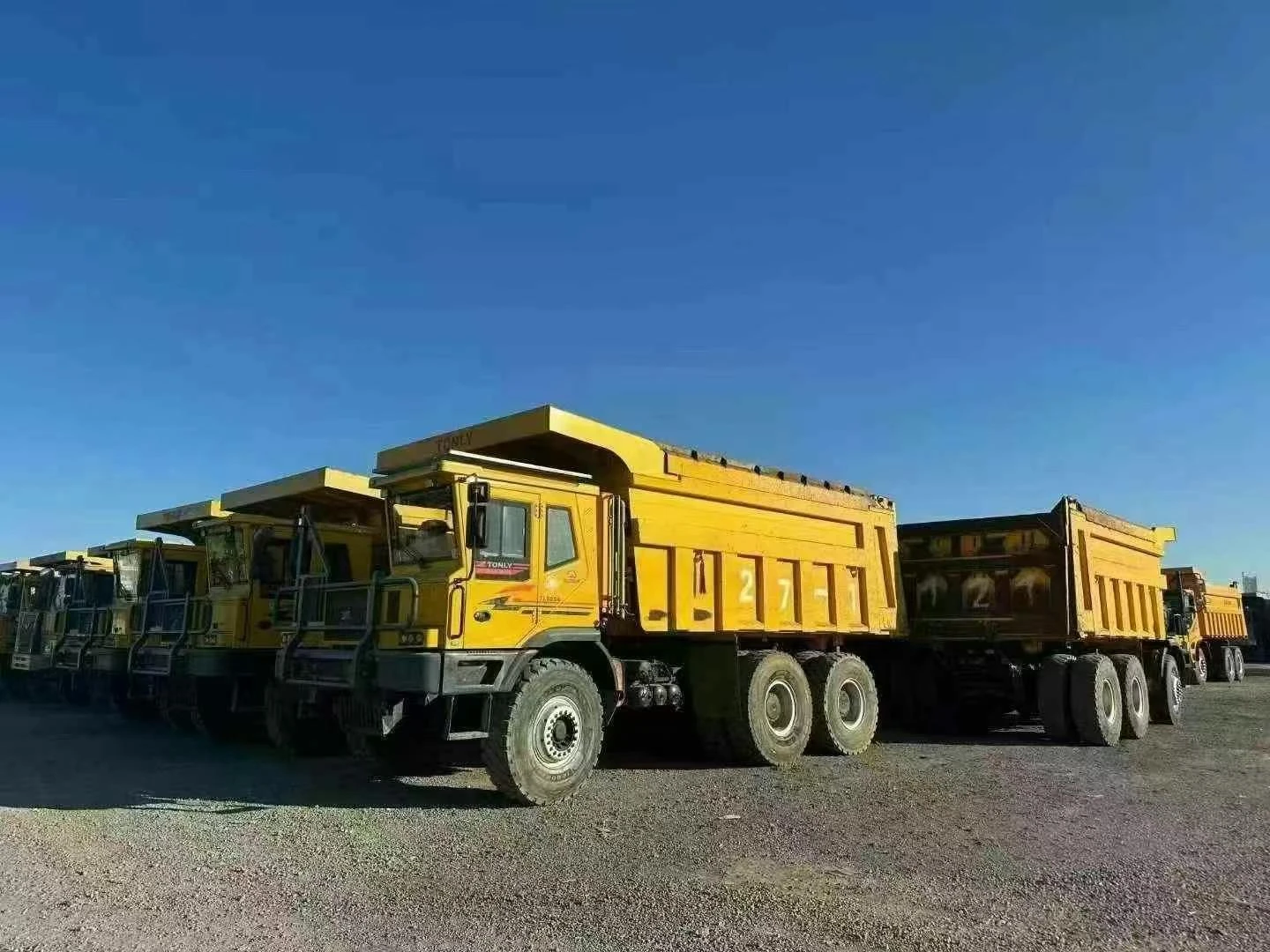 Camión volquete para minería-885A