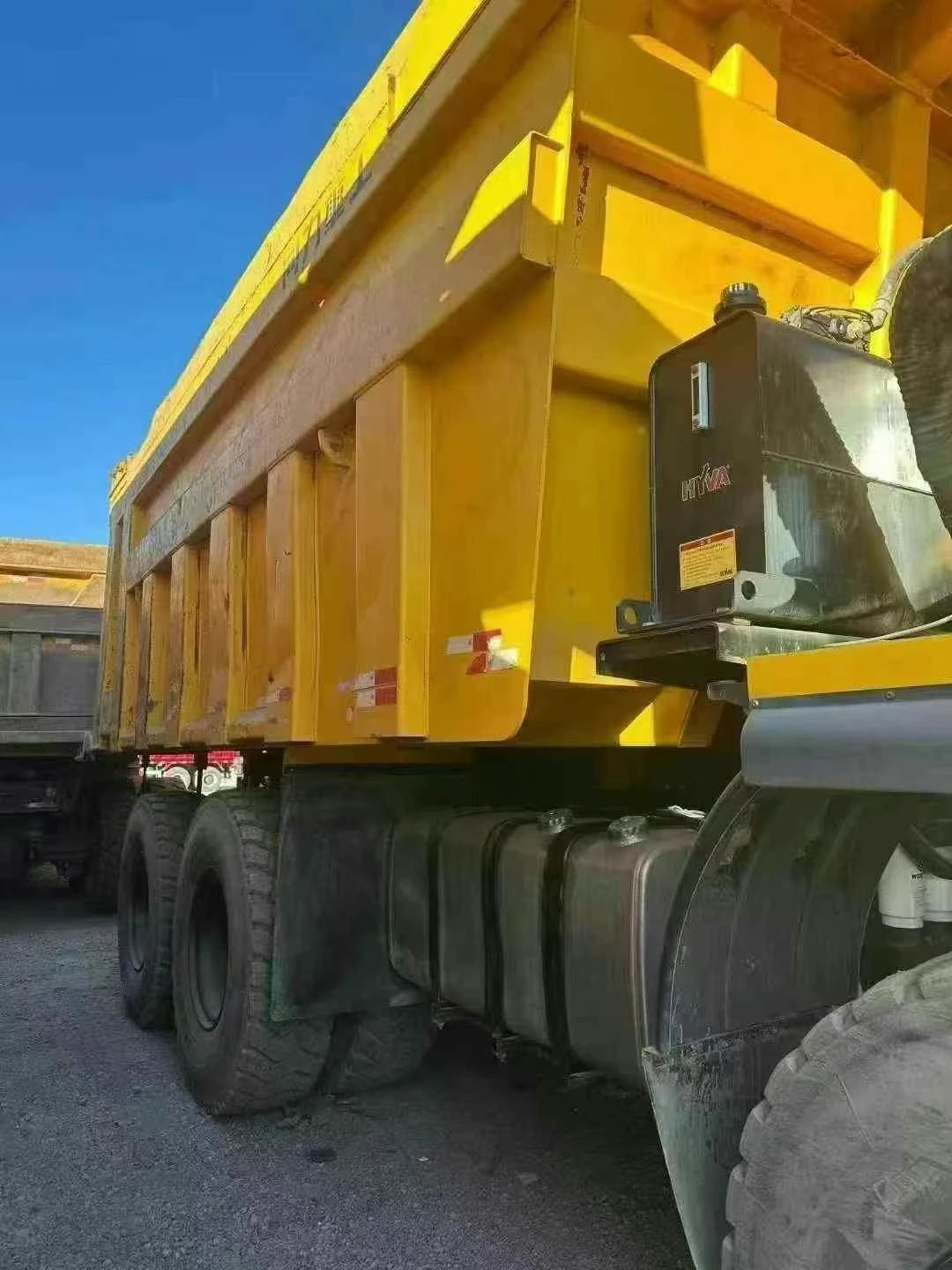 Camión volquete para minería-885A