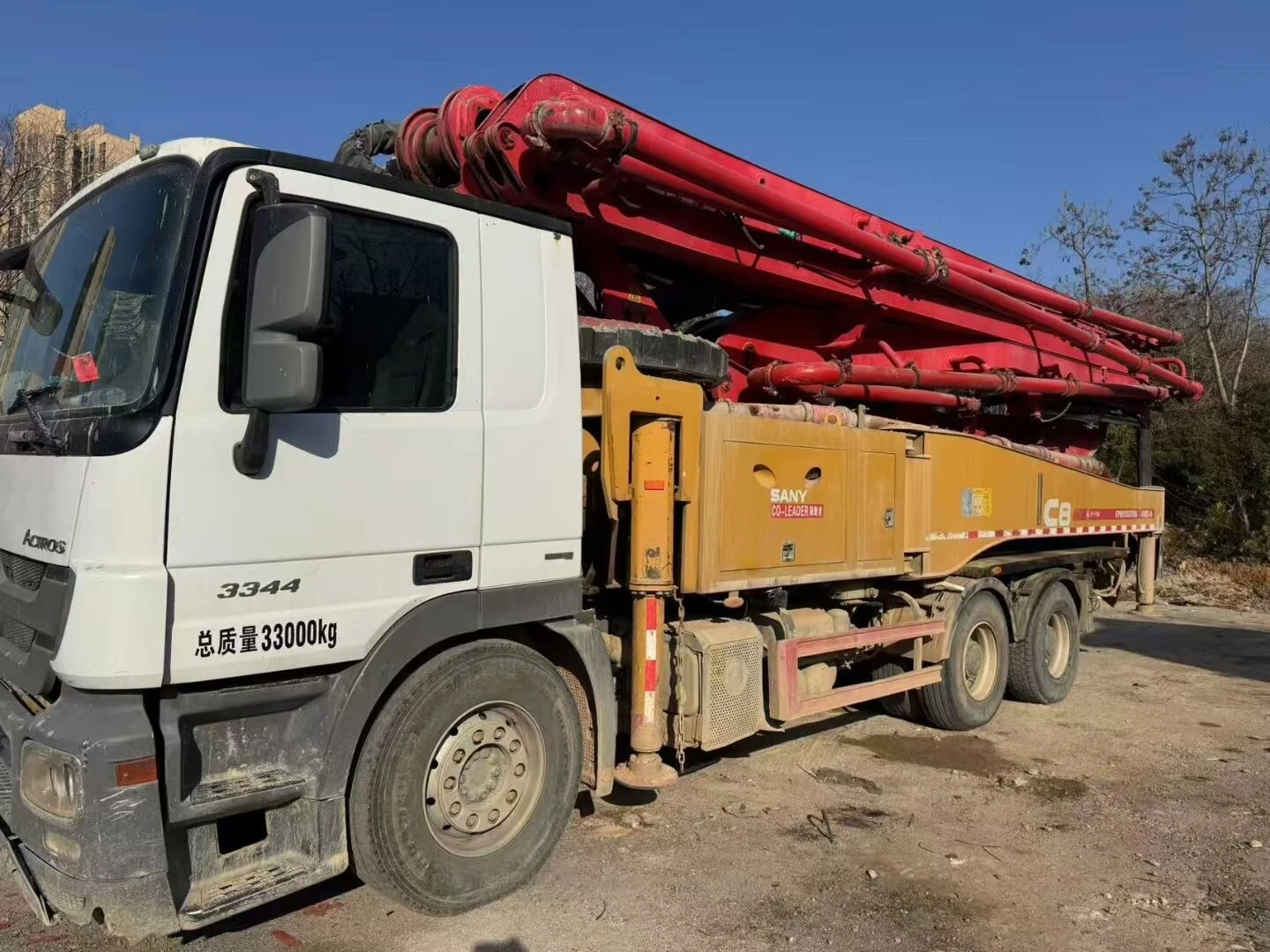 Camión bomba de hormigón 49M
