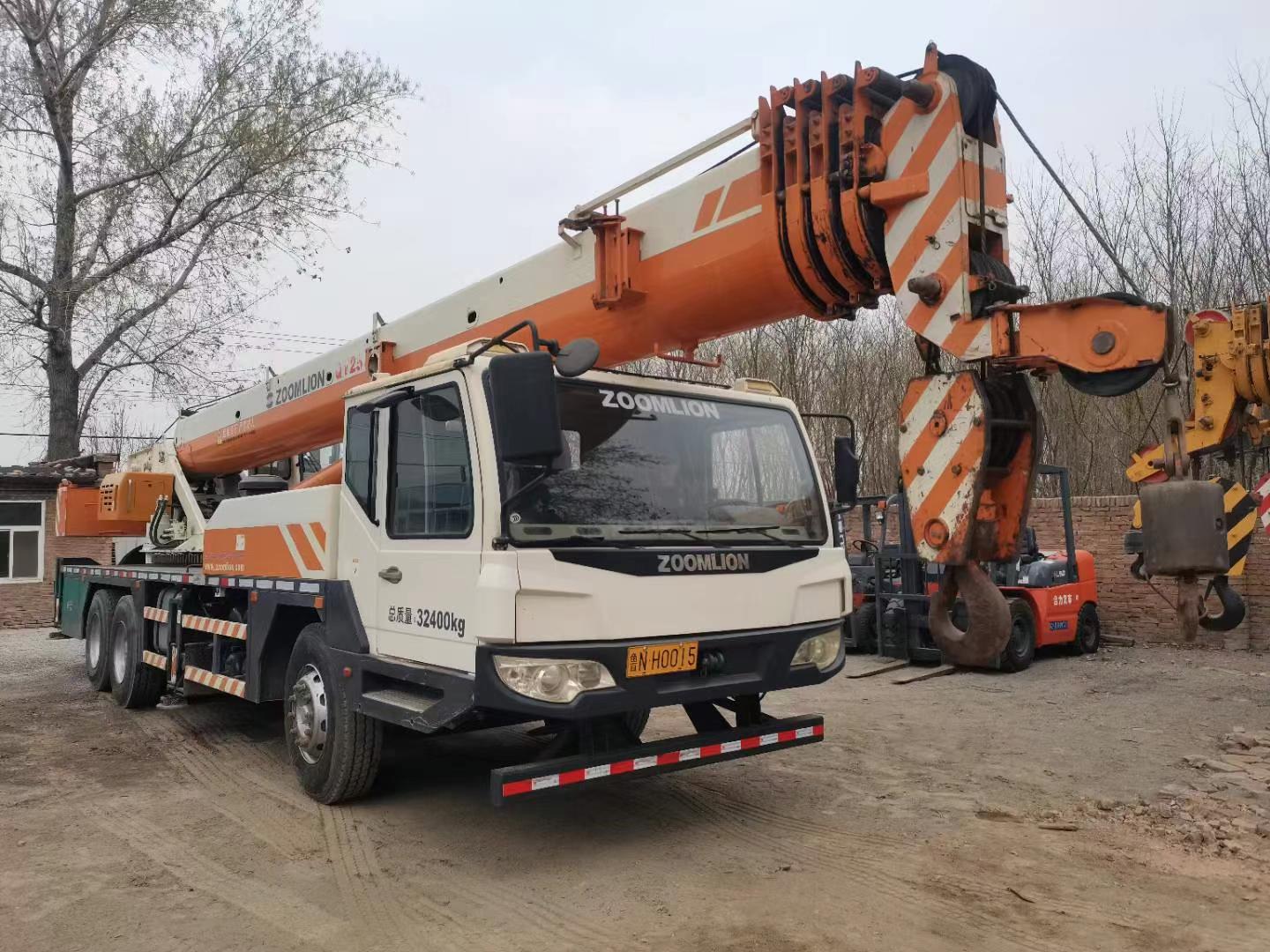 25TON Zoomlion Camión Grúa