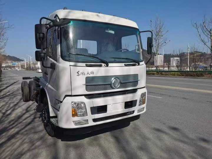 Camión tractor Dong Feng