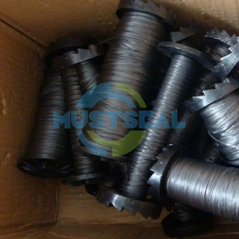 Graphited PTFE yarn