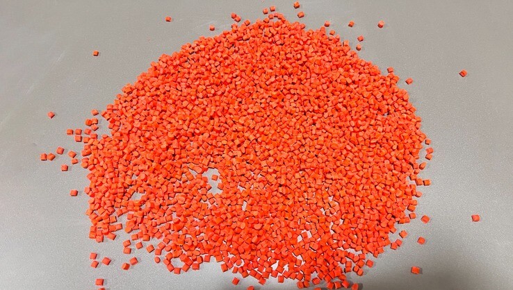 Selection of PC injection molding conditions and moisture control