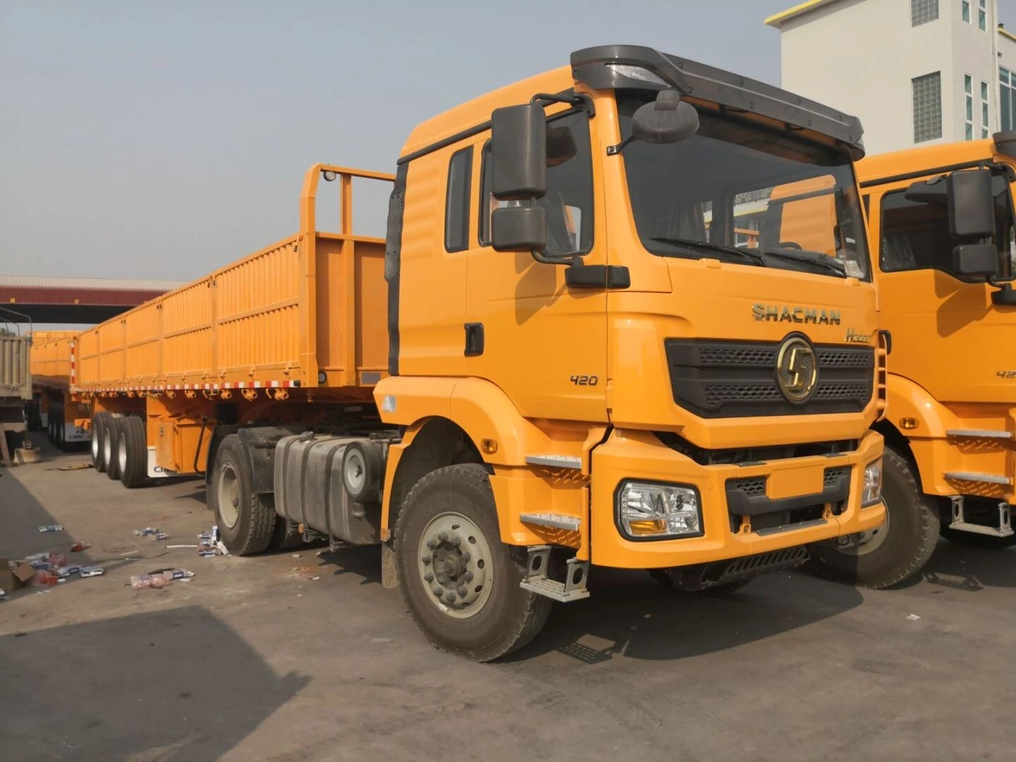 Тягач H3000 4X2