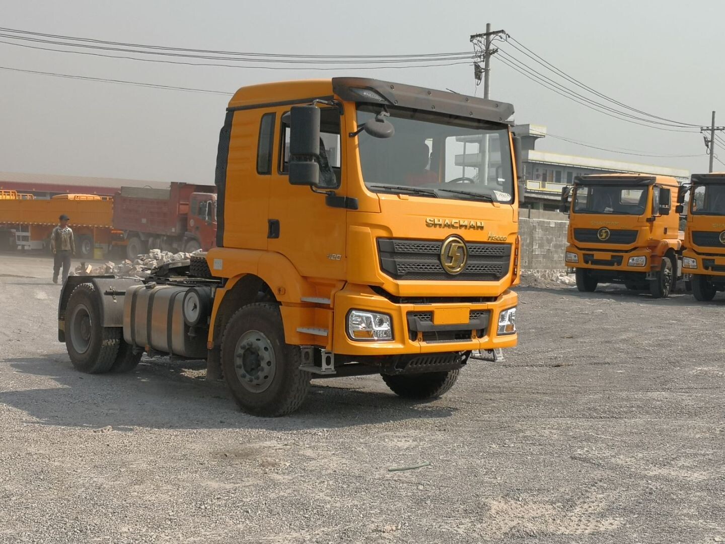 Тягач H3000 4X2