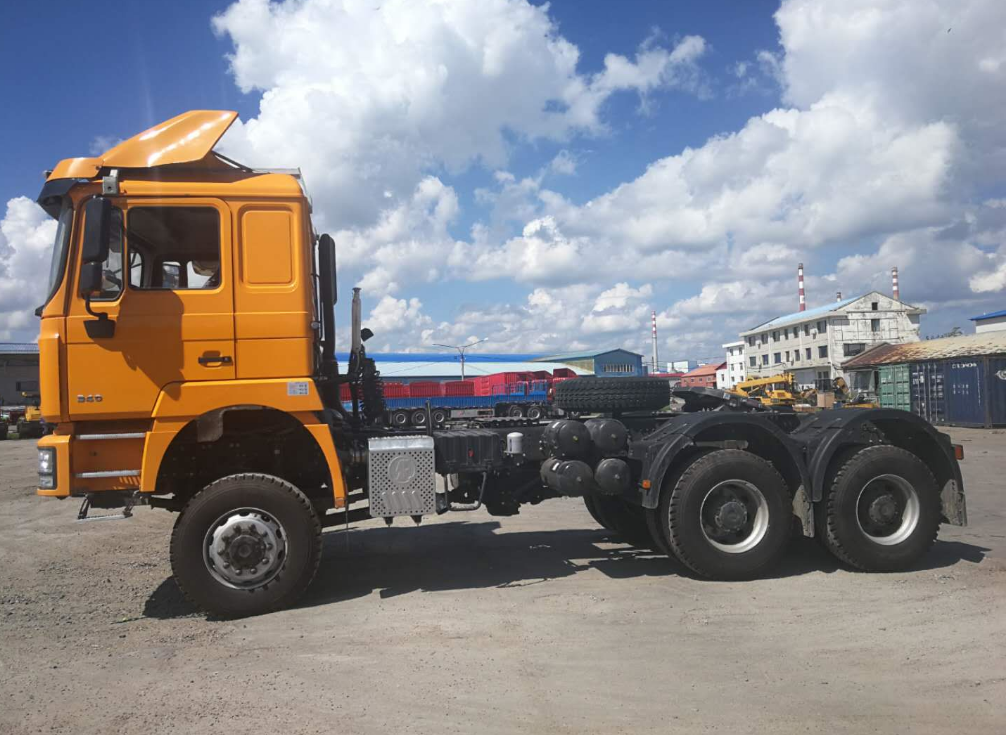 SHACMAN F3000 Прицеп-тяжеловоз 4х2: Идеальное сочетание эффективности и экономичности