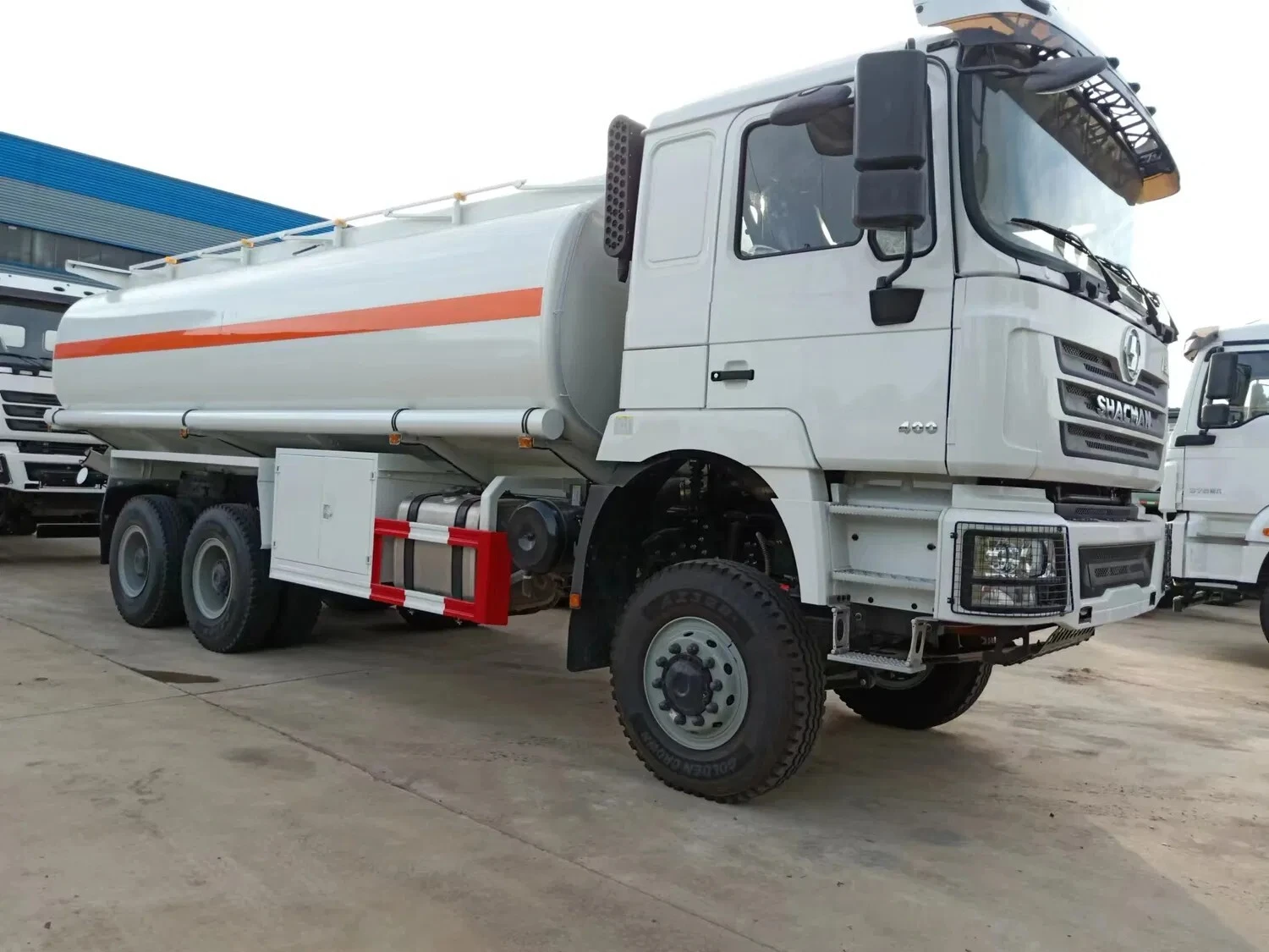 F3000 Автоцистерна для перевозки нефтепродуктов 6x4