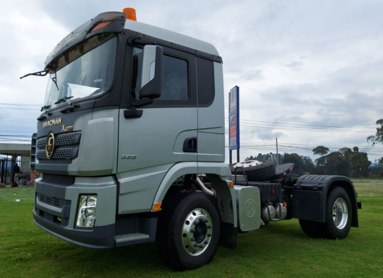 Тягач X3000 4x2