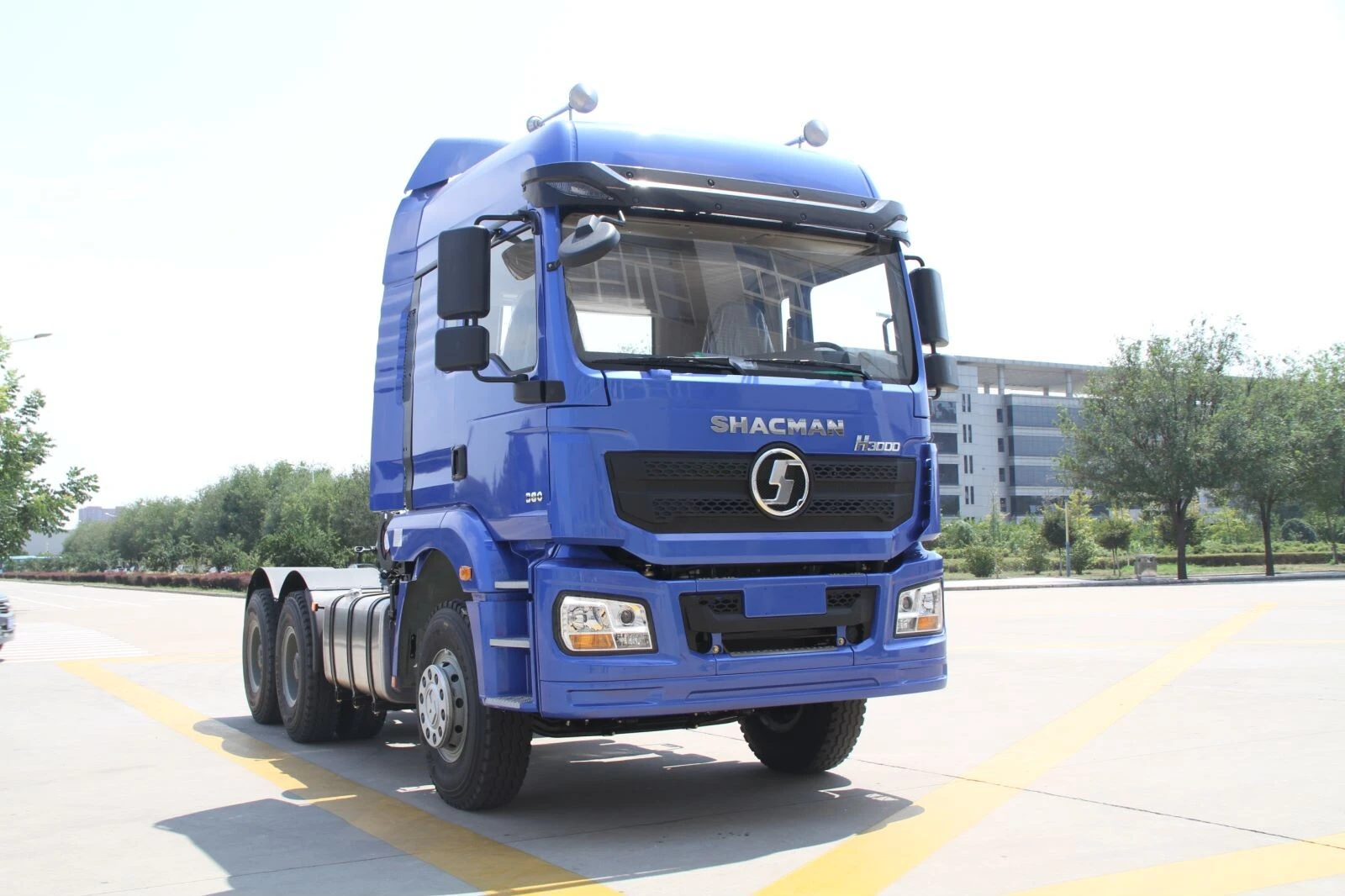 Тягач H3000 6X4