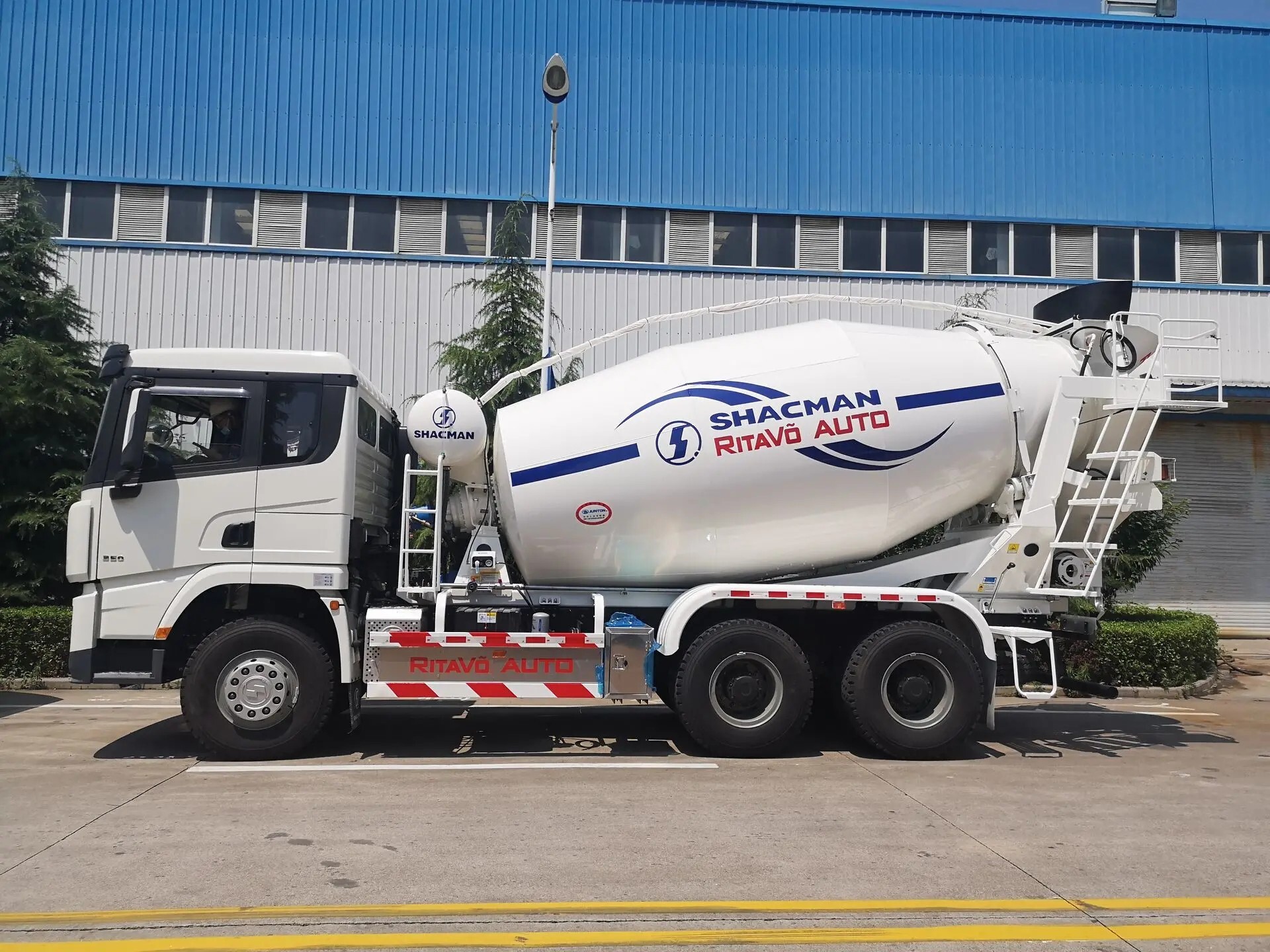 Грузовик-цементовоз X3000 6x4