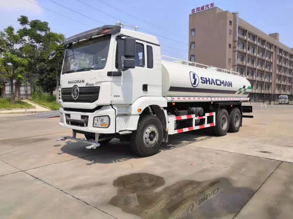 Поливальная машина H3000 6×4