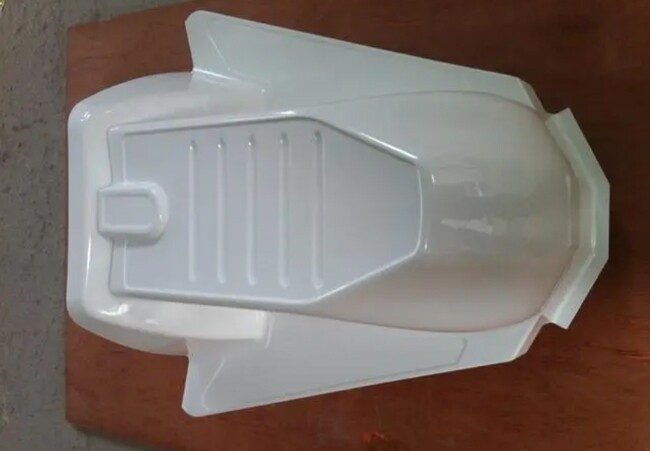 Cubierta de máquina de piezas de automóvil