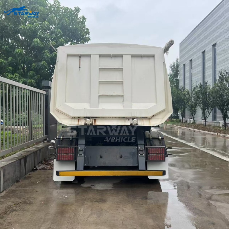 Remolque volquete de tres ejes y 30 m³