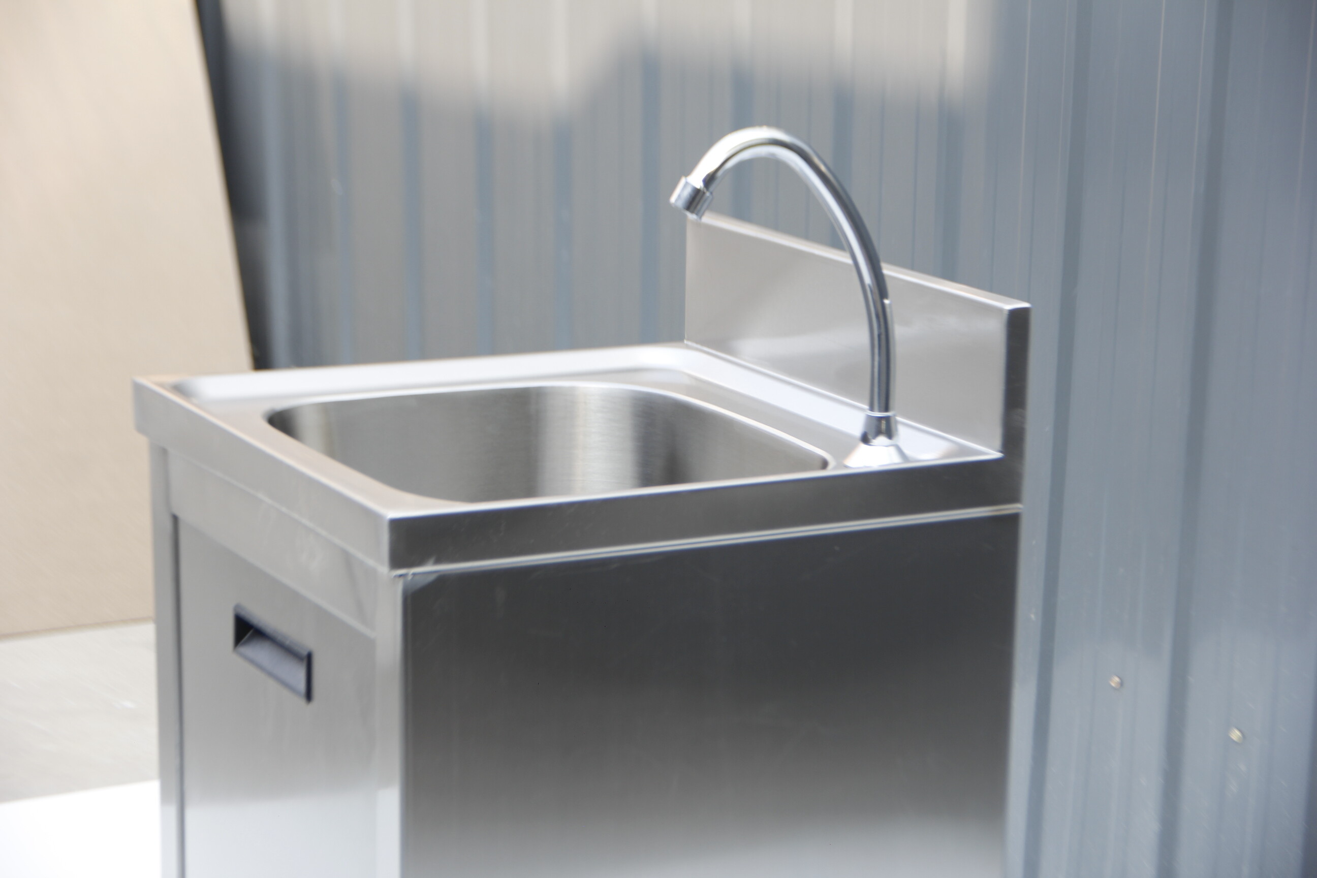 带水龙头的商用不锈钢厨房水槽 欧式水槽 CB-ESF404