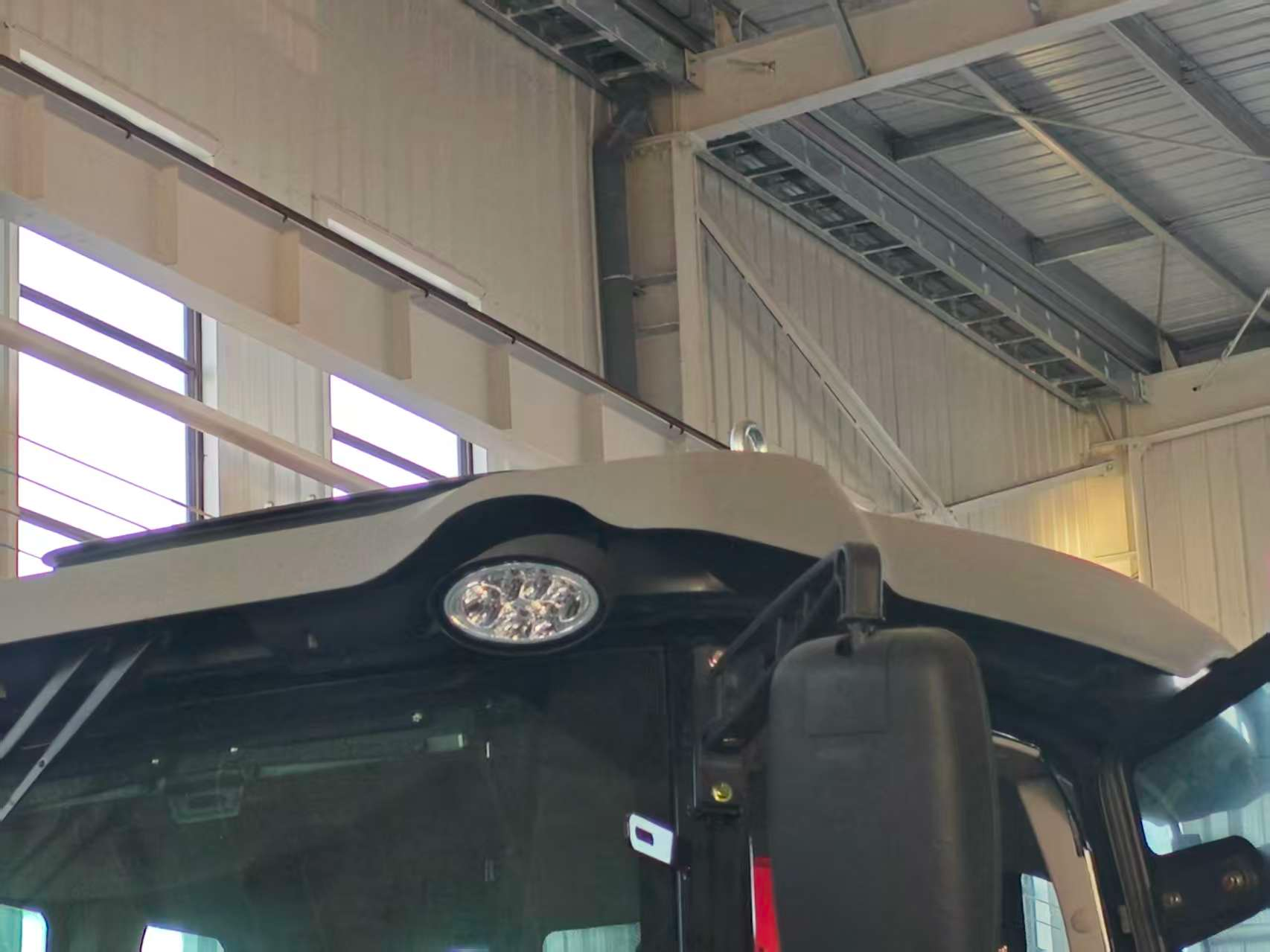 Teto de Cabine Moldado por Rotomoldagem: Proteção e Conforto Aprimorados para Tratores