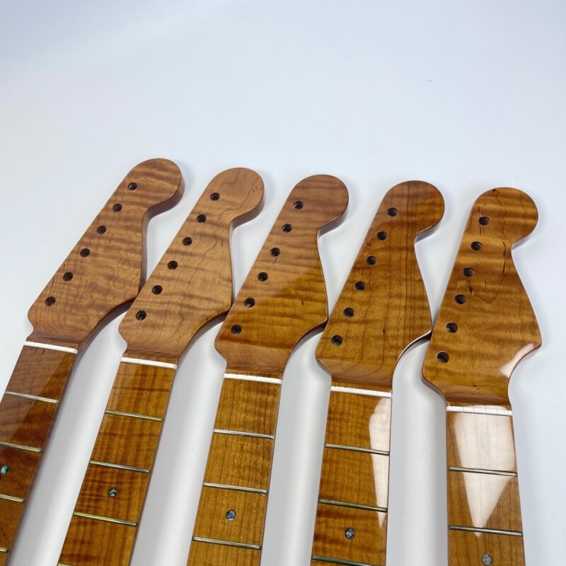 Mástil de guitarra Afanti ST de arce flameado tostado