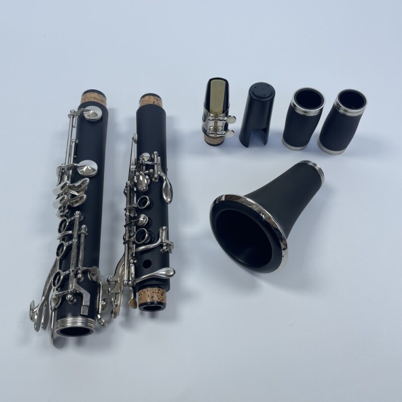 Afanti 18 llaves Boquilla baquelita Cuerpo de caucho duro niquelado Clarinete